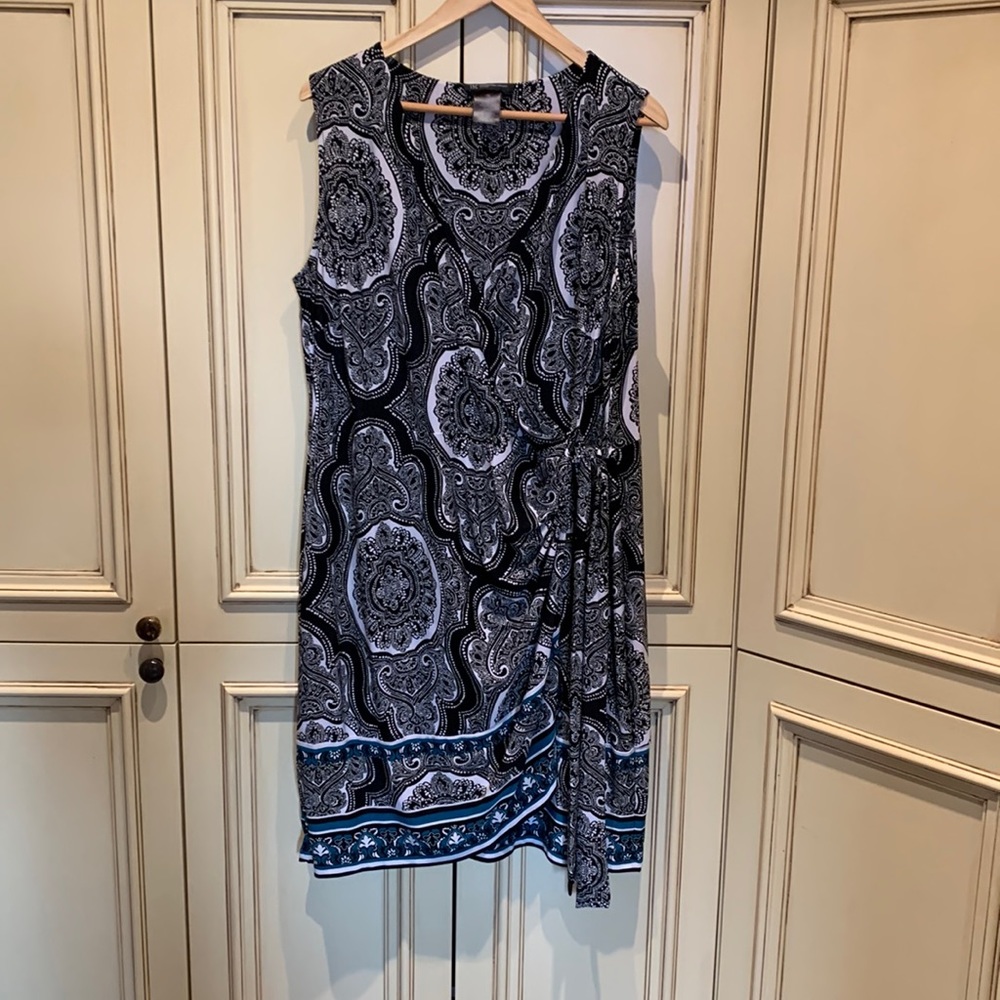 Sleeveless dress